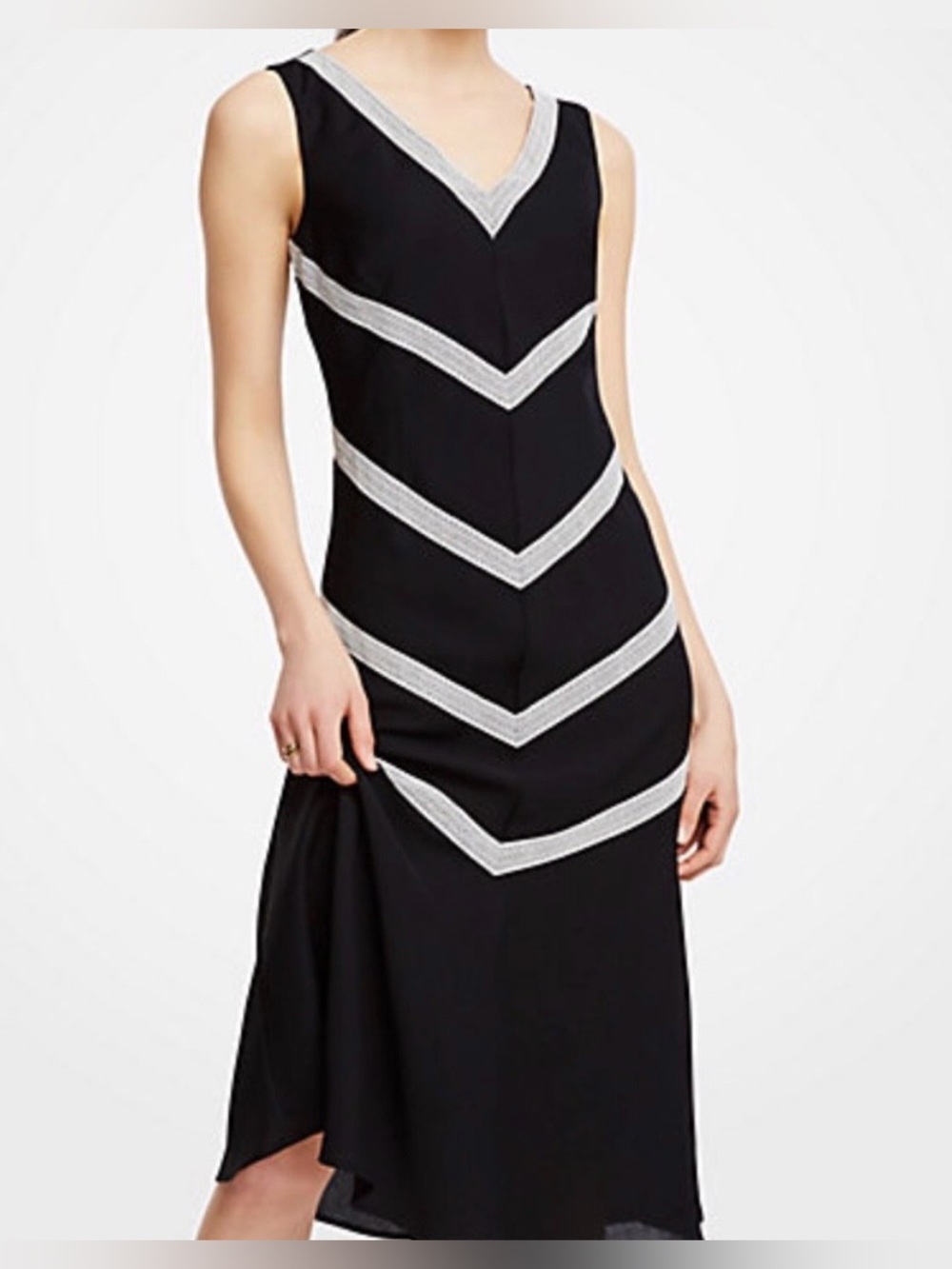 Ann Taylor Black Fit & Flare Elegant Sleeveless V-Neck Midi Dress Size 6